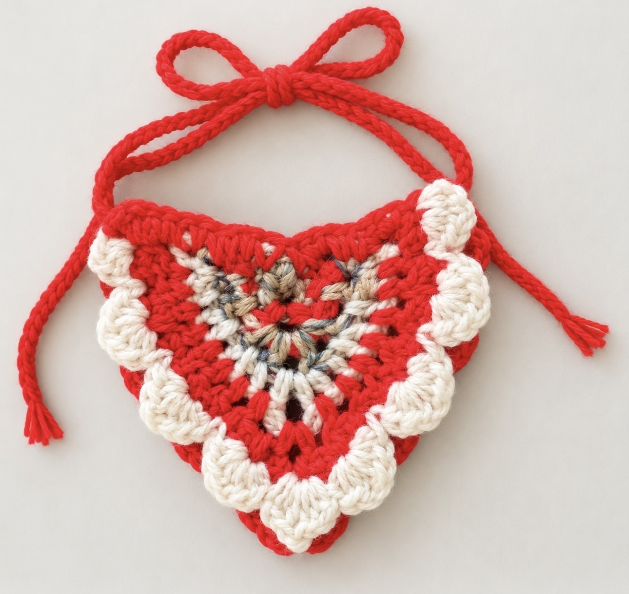 Red and cream Homestead Scallop dog bandana; open the dog bandana photo gallery